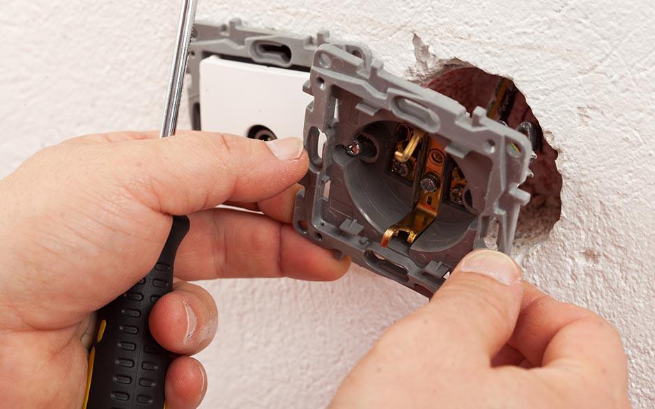 je recherche un électricien Suresnes
